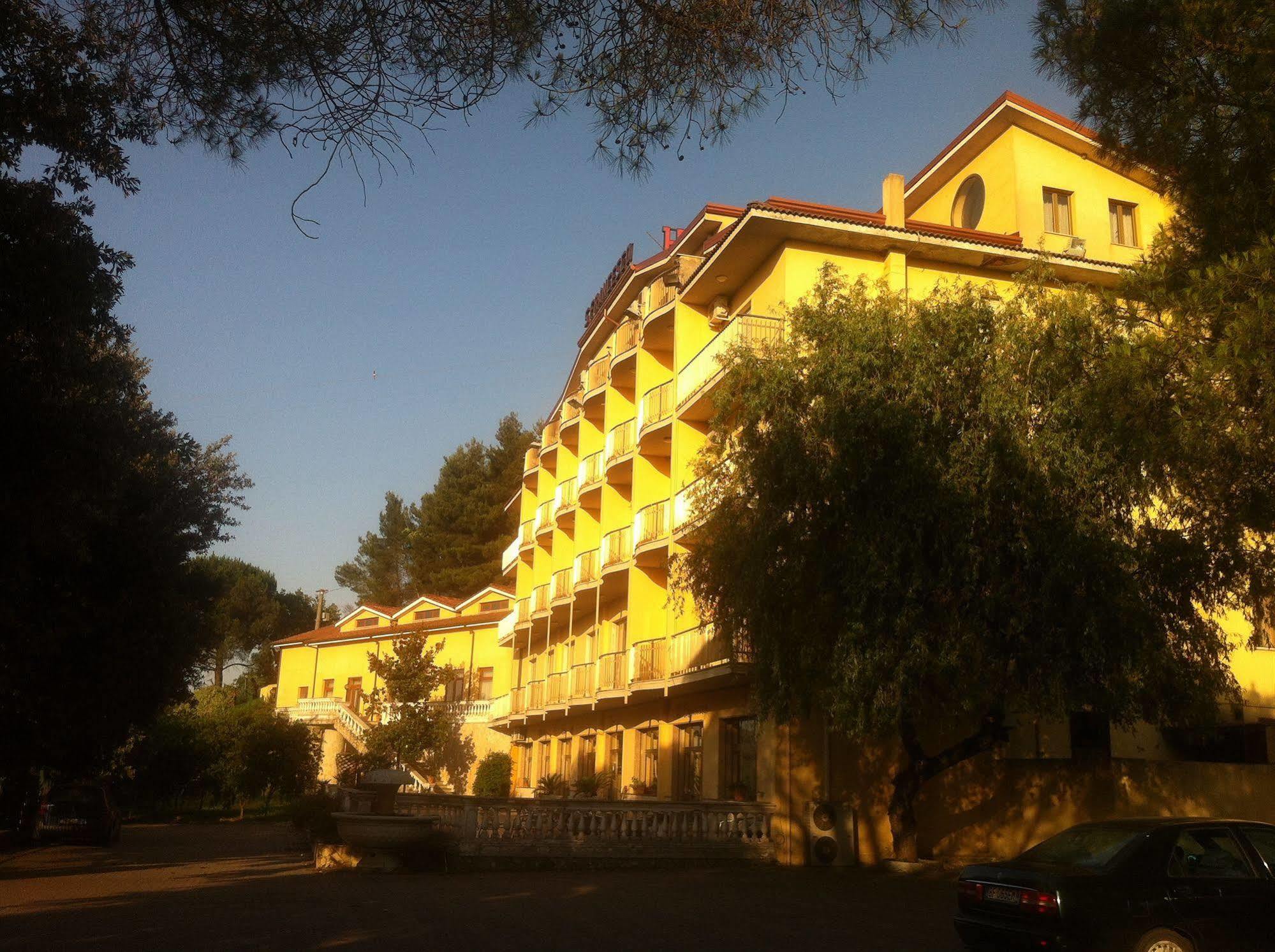 Hotel San Francesco Terme Spezzano Albanese Екстериор снимка